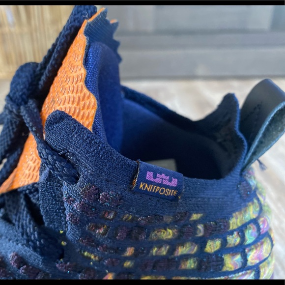 Nike Lebron 17 Space Jam basketball shoe. - Picture 3 of 5